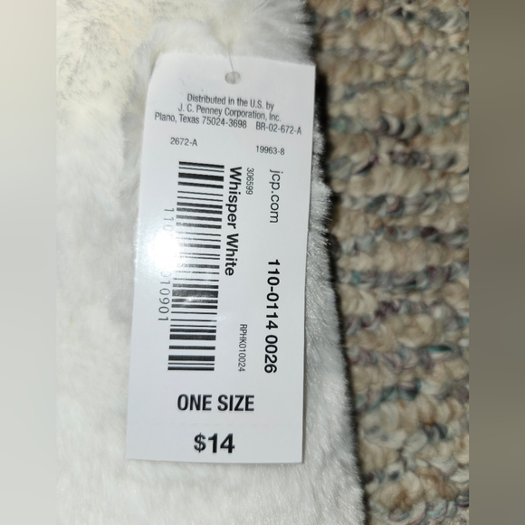 NWT WHITE FAUX FUR ACCESSORY BAG. COSMETIC BAG. LINGERIE BAG. BRIDAL GIFT. - Picture 3 of 7